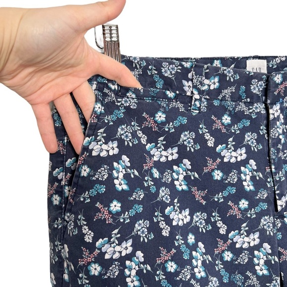 GAP Slim City Crop Twill Navy Blue Ditsy Floral Print Pants - Picture 2 of 11
